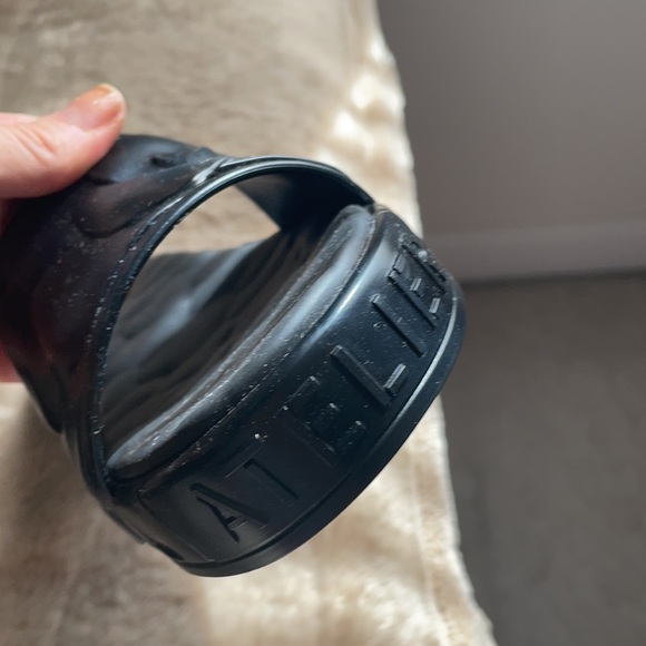 NWT Valentino Slides - Picture 9 of 10